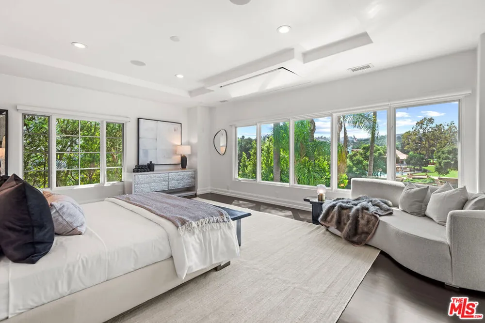 9928 Toluca Lake Avenue Toluca Lake, CA 91602