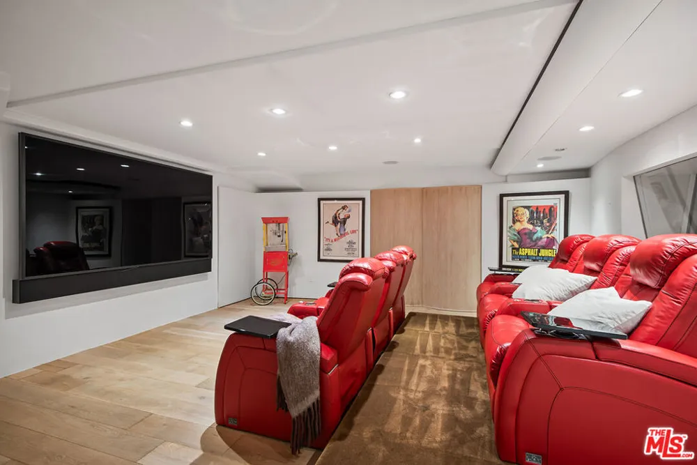 9928 Toluca Lake Avenue Toluca Lake, CA 91602