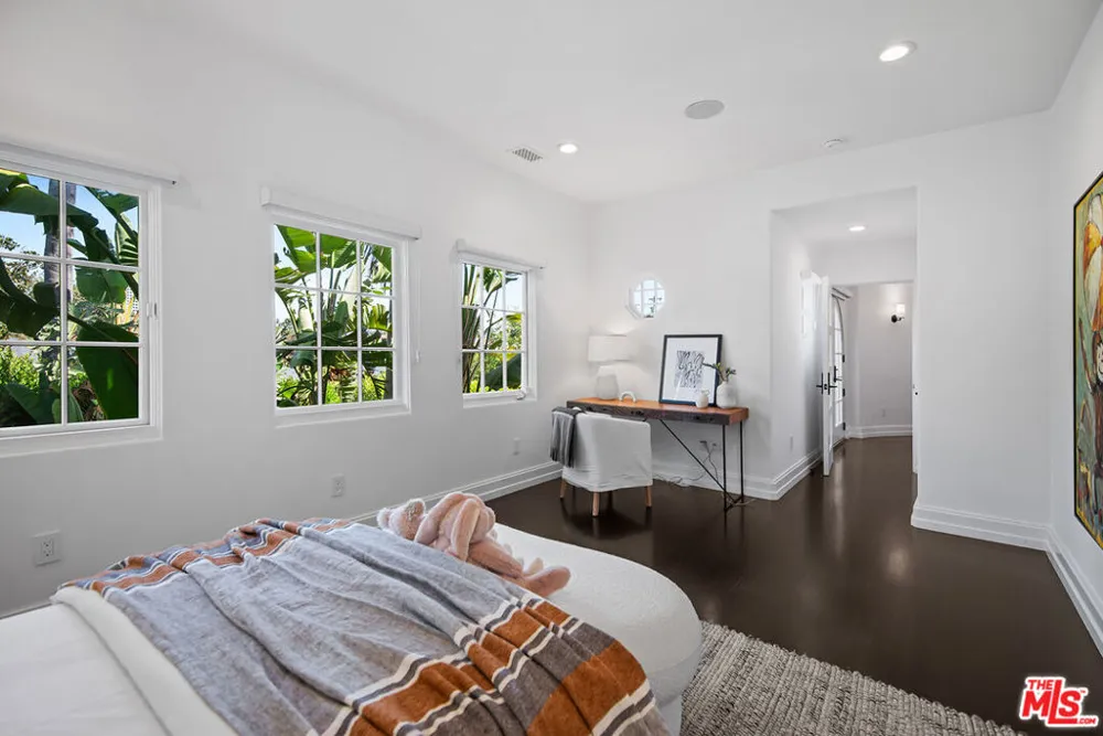 9928 Toluca Lake Avenue Toluca Lake, CA 91602