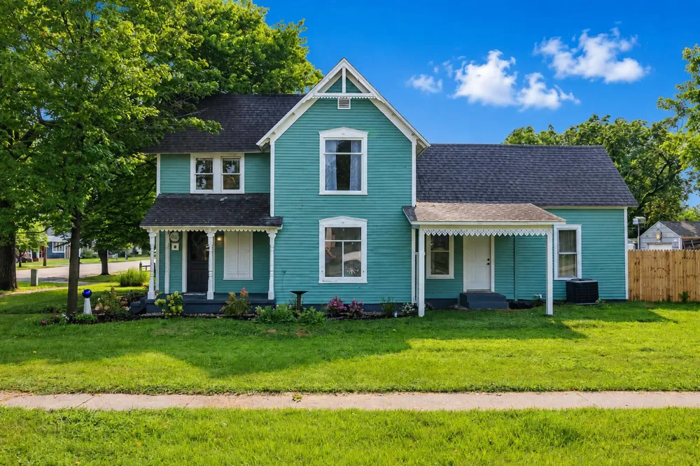 102 Pine Street Paw Paw, MI 49079