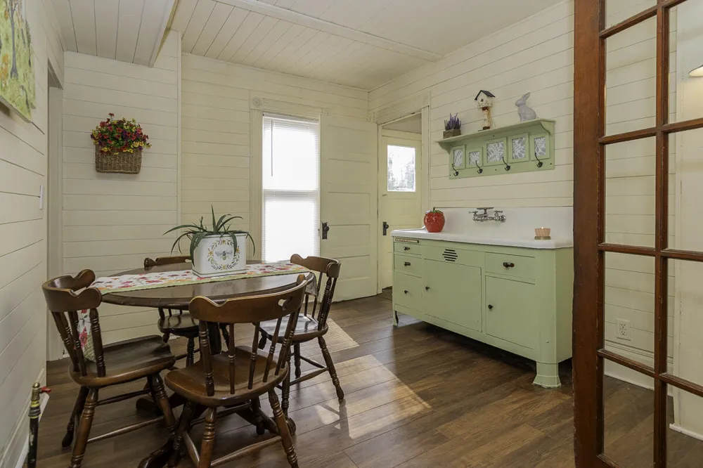 102 Pine Street Paw Paw, MI 49079