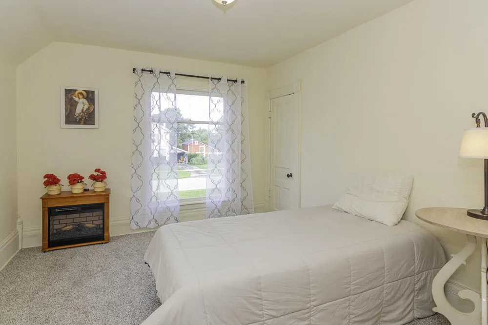 102 Pine Street Paw Paw, MI 49079