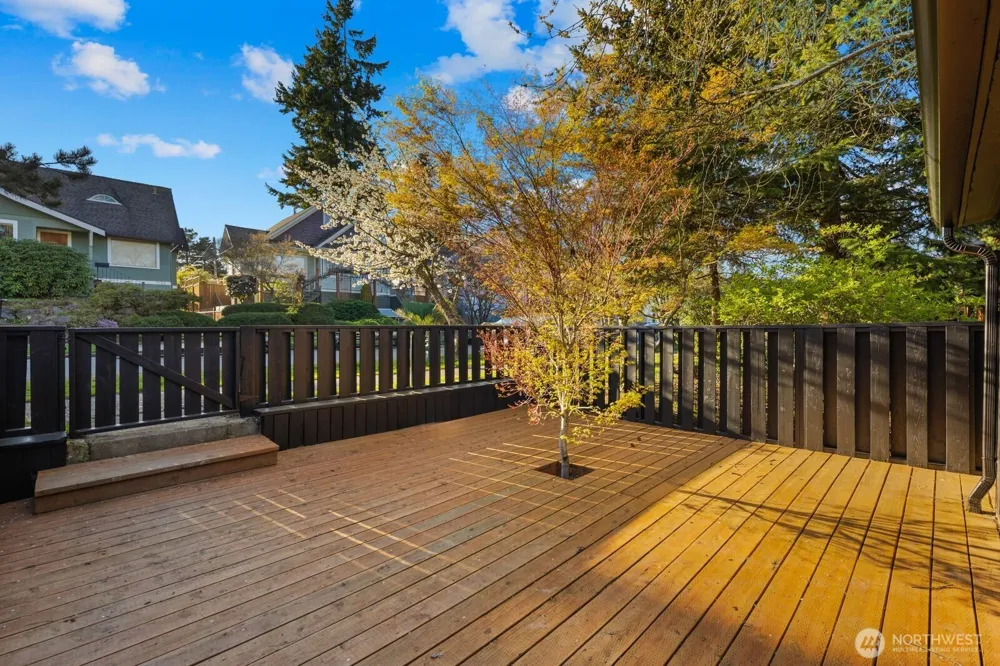 7132 34th Avenue SW Seattle, WA 98126