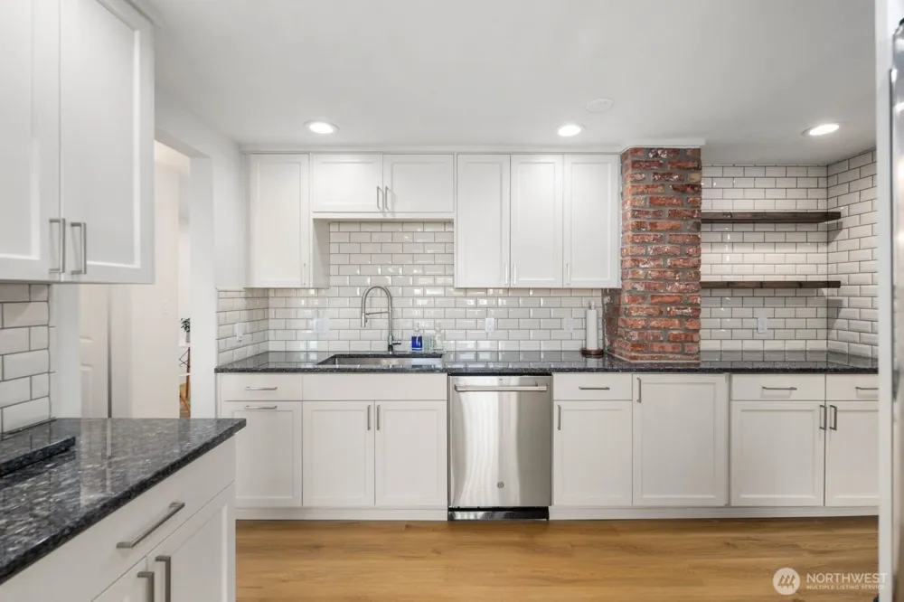 7132 34th Avenue SW Seattle, WA 98126