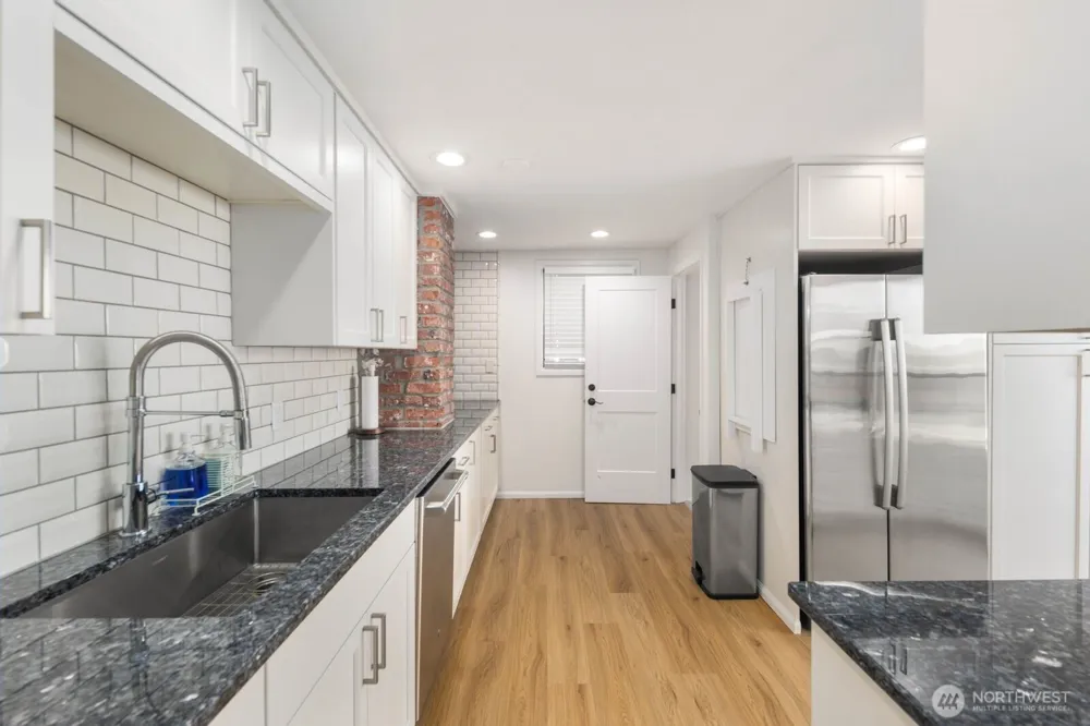 7132 34th Avenue SW Seattle, WA 98126