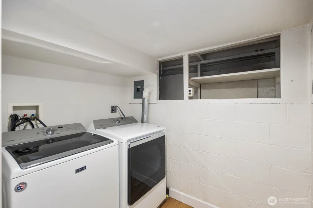 7132 34th Avenue SW Seattle, WA 98126
