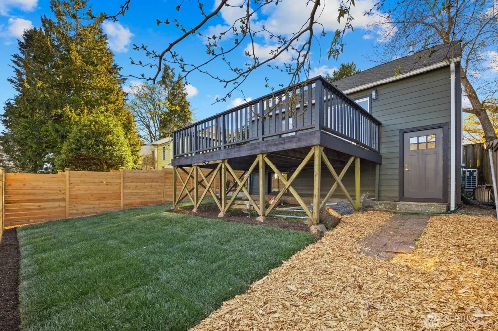 7132 34th Avenue SW Seattle, WA 98126