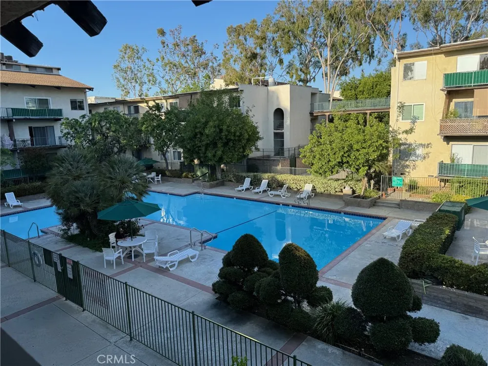 5460 White Oak Encino, CA 91316