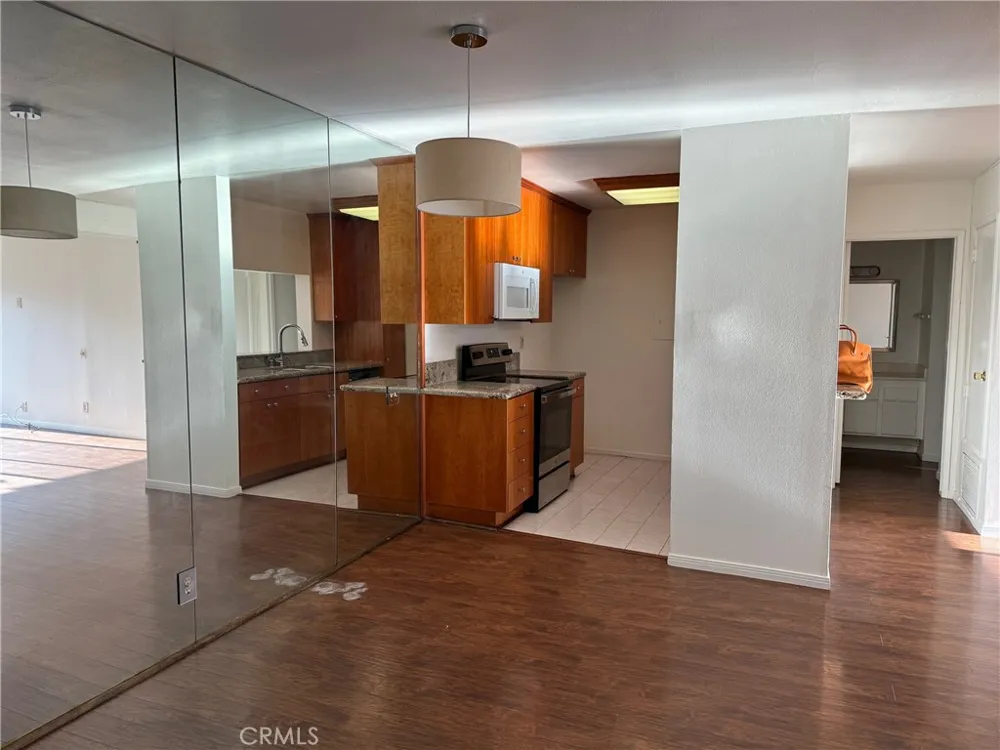 5460 White Oak Encino, CA 91316