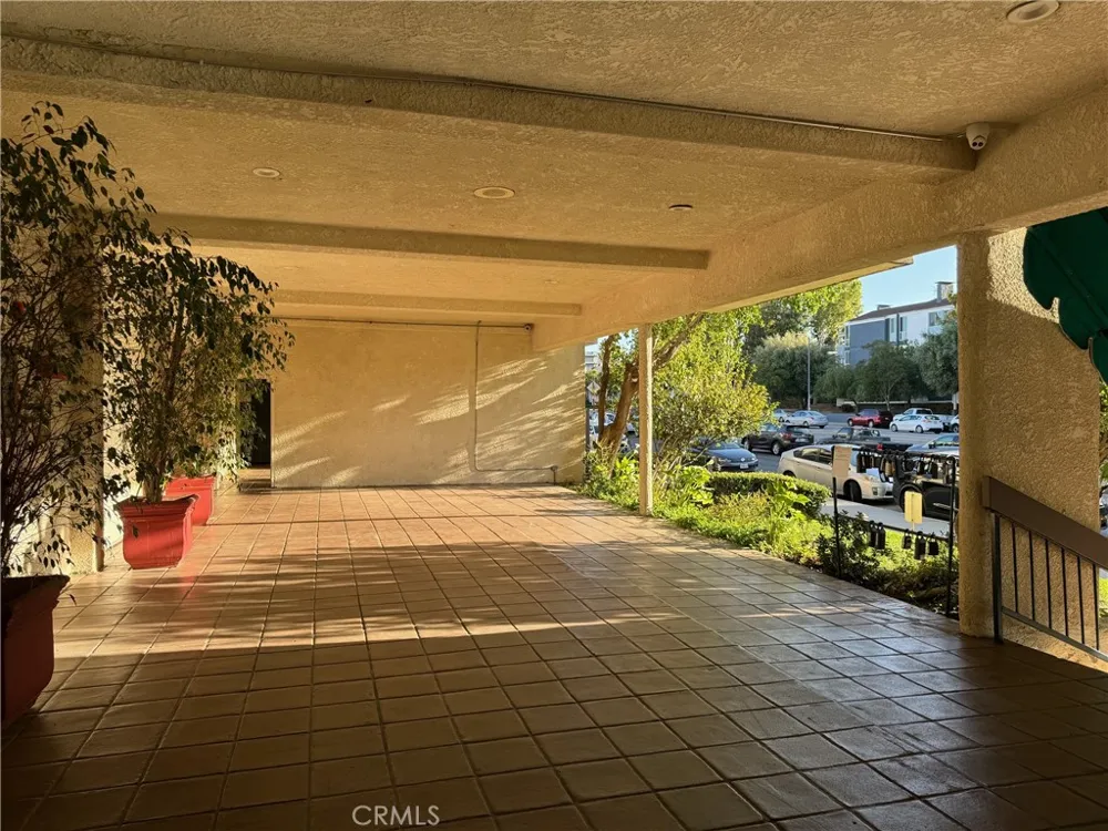 5460 White Oak Encino, CA 91316