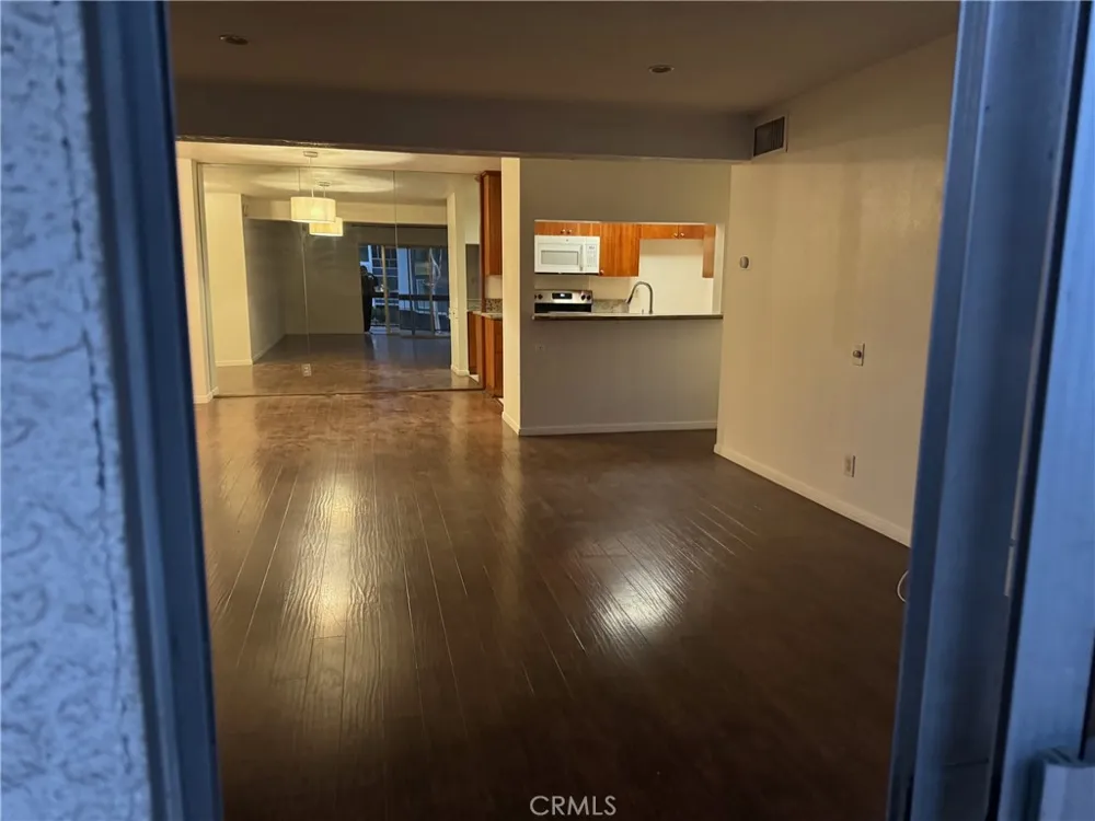 5460 White Oak Encino, CA 91316