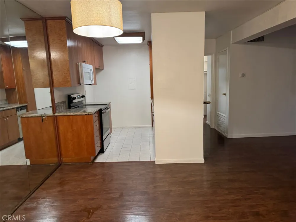 5460 White Oak Encino, CA 91316