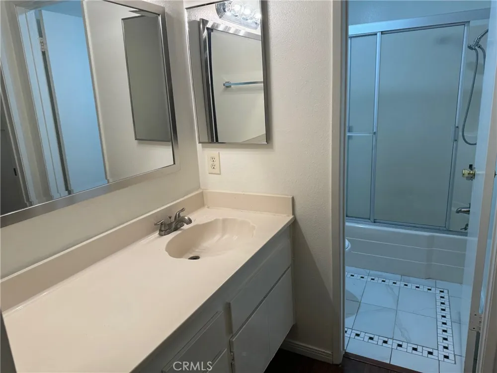 5460 White Oak Encino, CA 91316