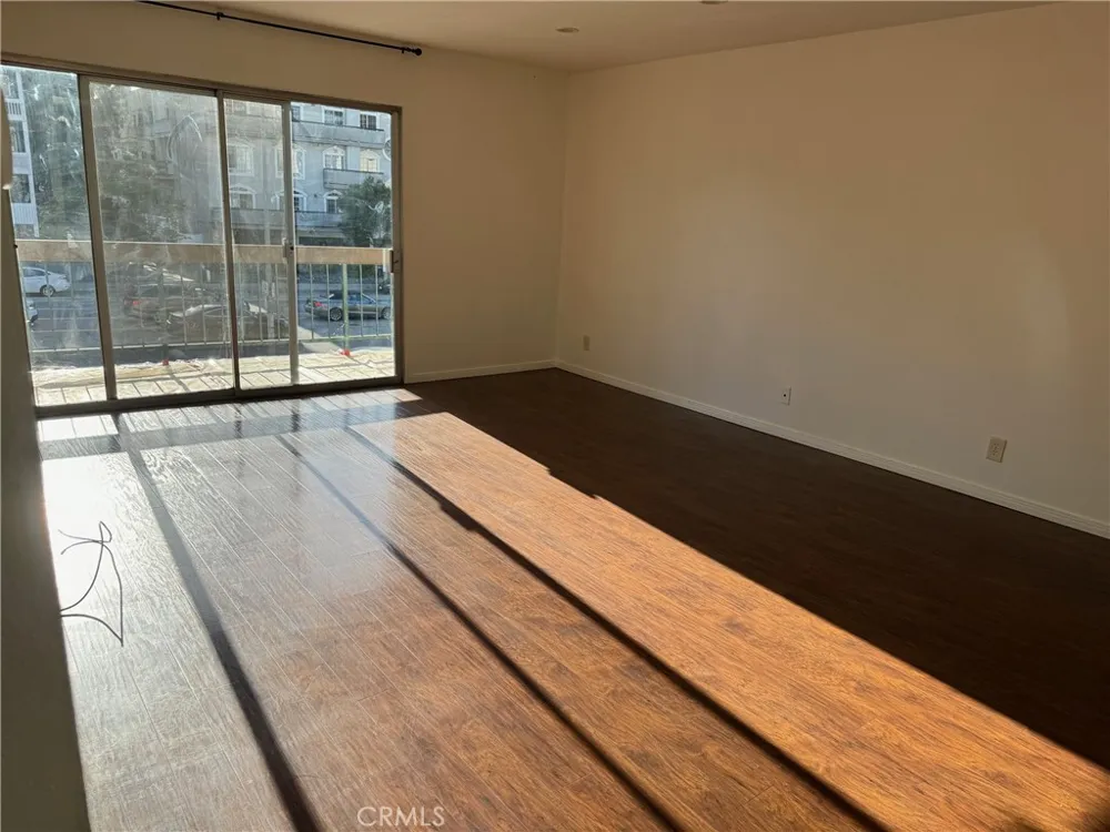 5460 White Oak Encino, CA 91316