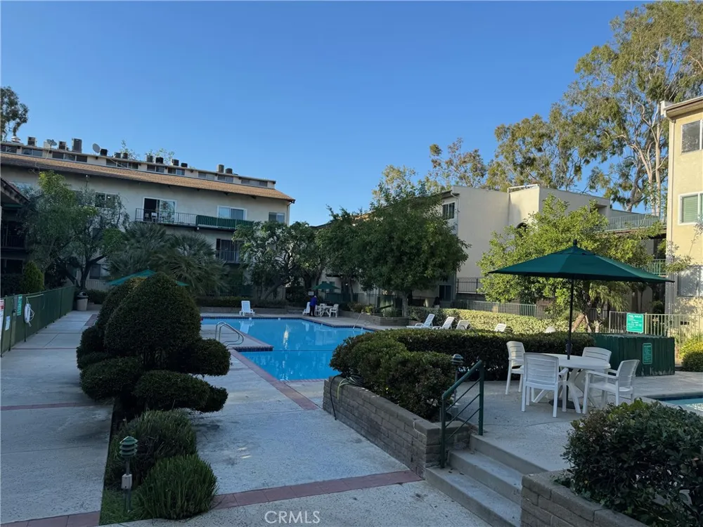 5460 White Oak Encino, CA 91316