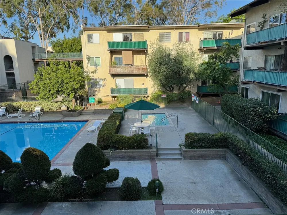 5460 White Oak Encino, CA 91316