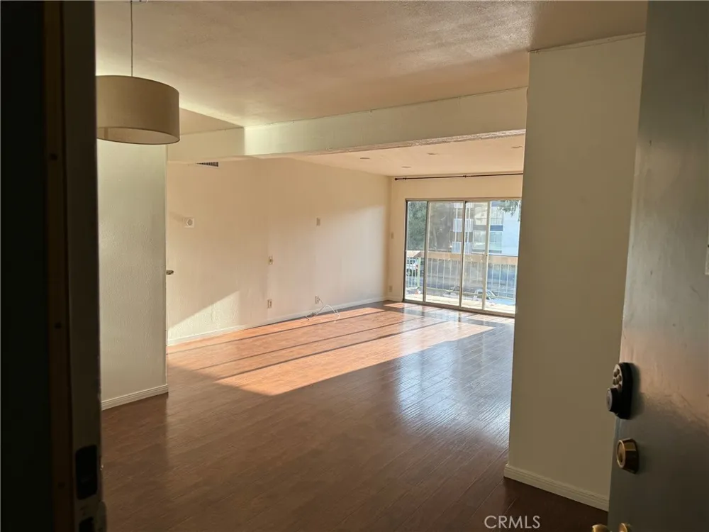 5460 White Oak Encino, CA 91316