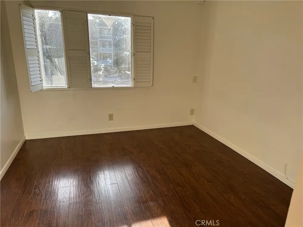5460 White Oak Encino, CA 91316