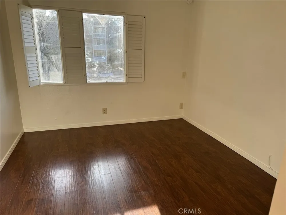 5460 White Oak Encino, CA 91316