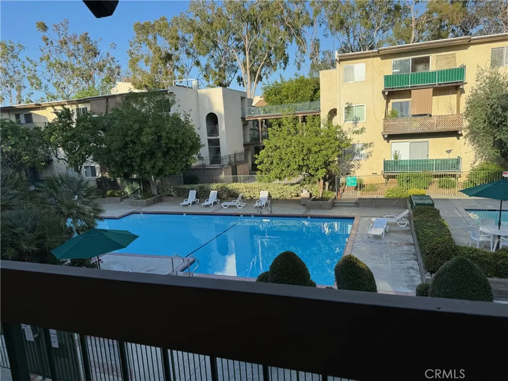 5460 White Oak Encino, CA 91316