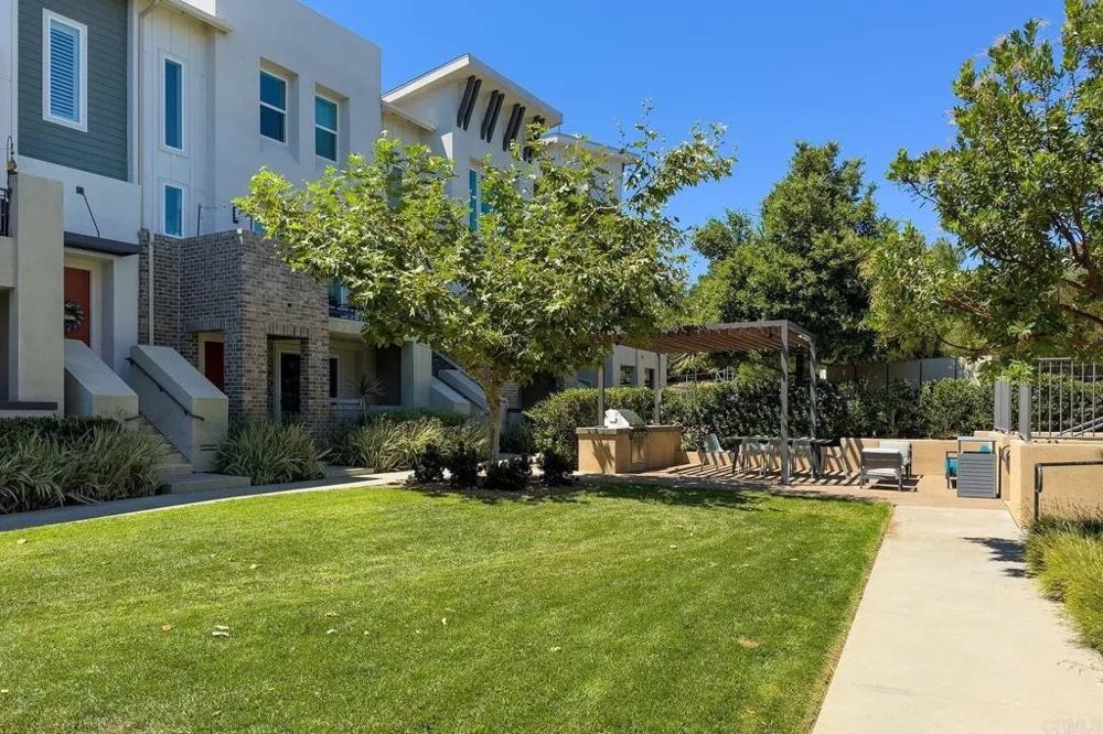 6042 Colt Place #303 Carlsbad, CA 92009