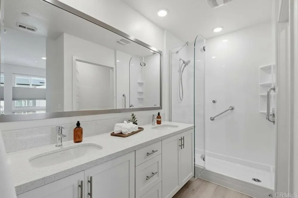 6042 Colt Place #303 Carlsbad, CA 92009