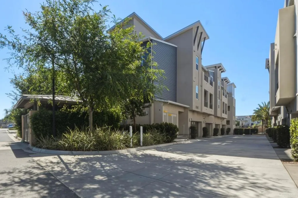 6042 Colt Place #303 Carlsbad, CA 92009
