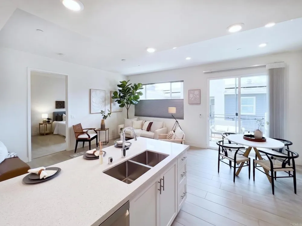 6042 Colt Place #303 Carlsbad, CA 92009