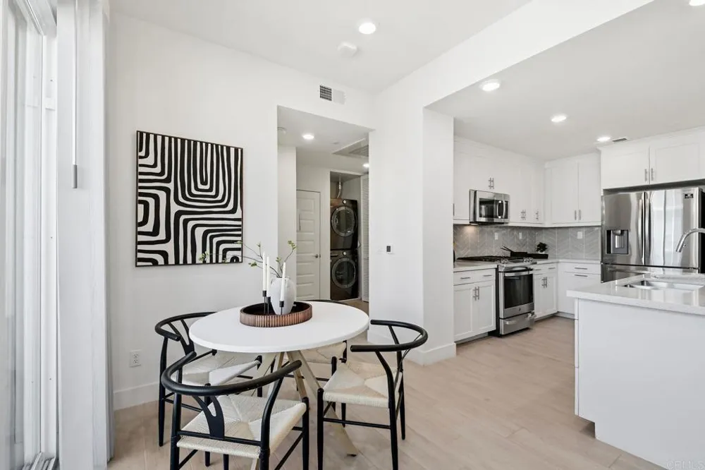6042 Colt Place #303 Carlsbad, CA 92009