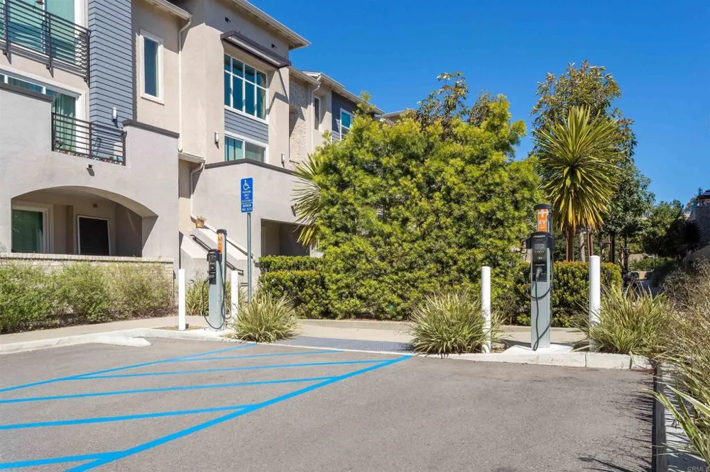 6042 Colt Place #303 Carlsbad, CA 92009