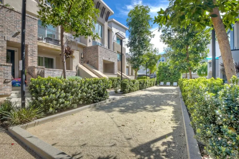 6042 Colt Place #303 Carlsbad, CA 92009