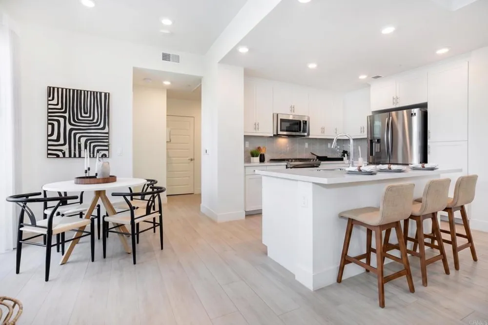 6042 Colt Place #303 Carlsbad, CA 92009