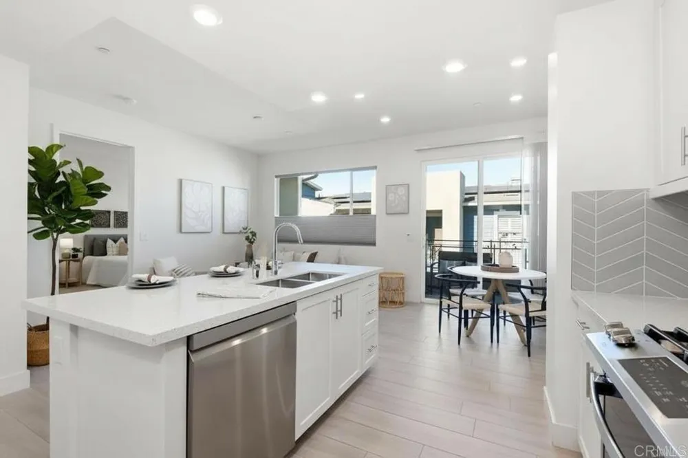6042 Colt Place #303 Carlsbad, CA 92009