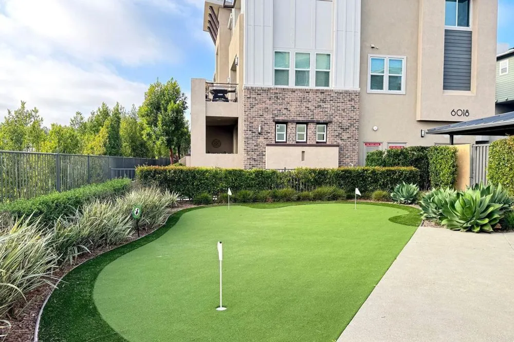 6042 Colt Place #303 Carlsbad, CA 92009