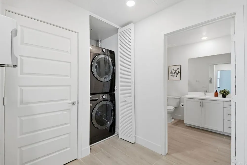 6042 Colt Place #303 Carlsbad, CA 92009