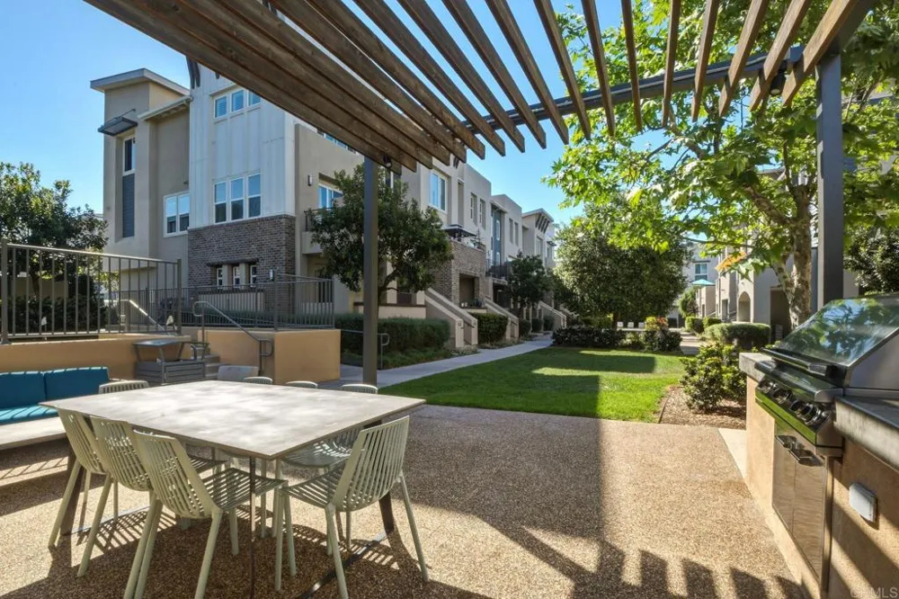 6042 Colt Place #303 Carlsbad, CA 92009
