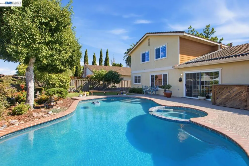 33455 Caliban Dr Fremont, CA 94555