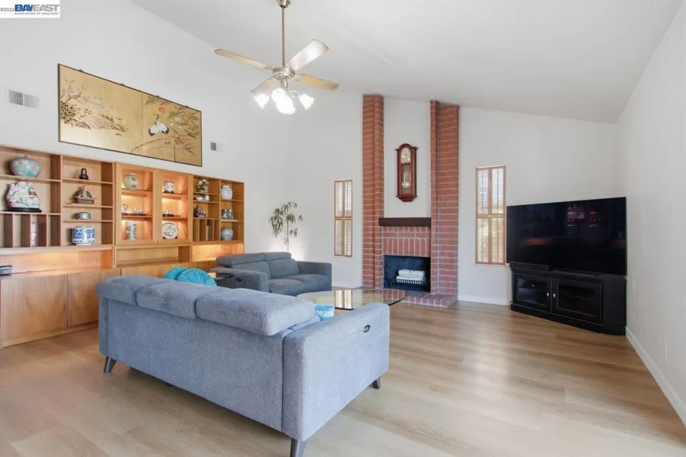 33455 Caliban Dr Fremont, CA 94555