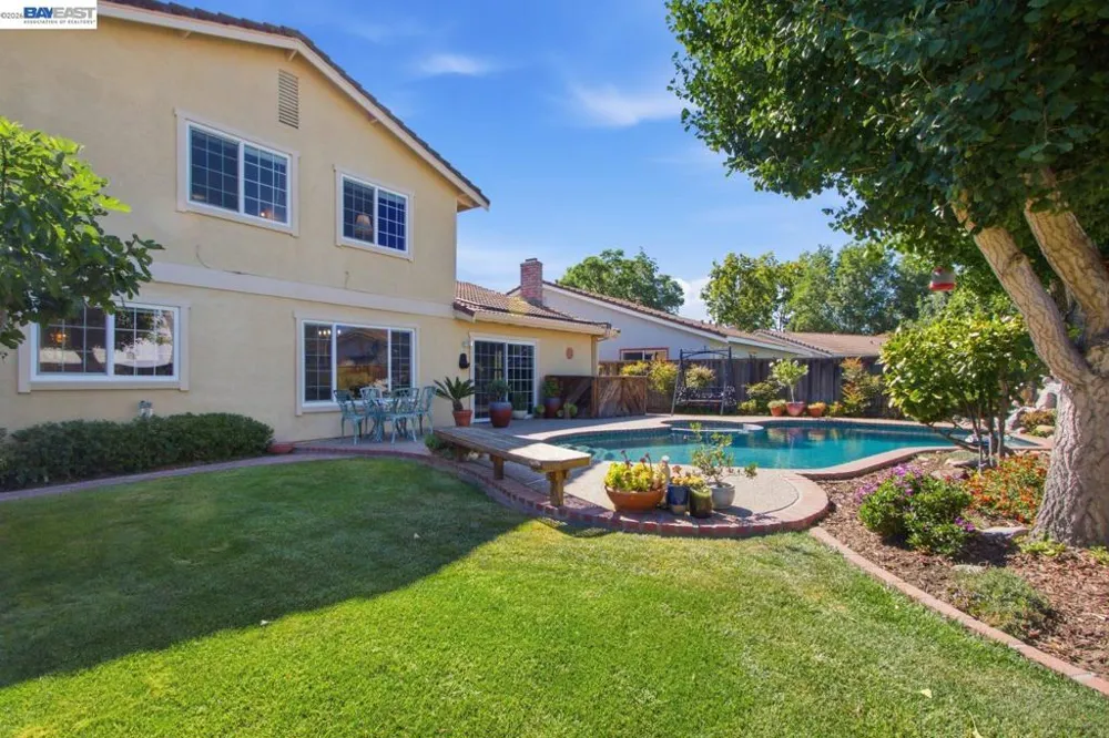 33455 Caliban Dr Fremont, CA 94555