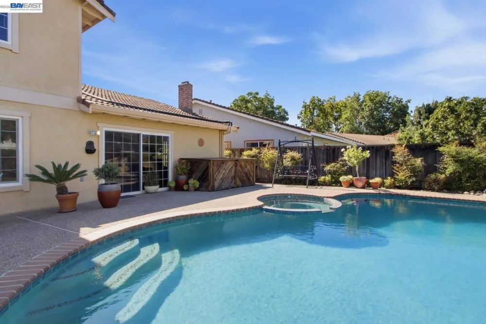 33455 Caliban Dr Fremont, CA 94555