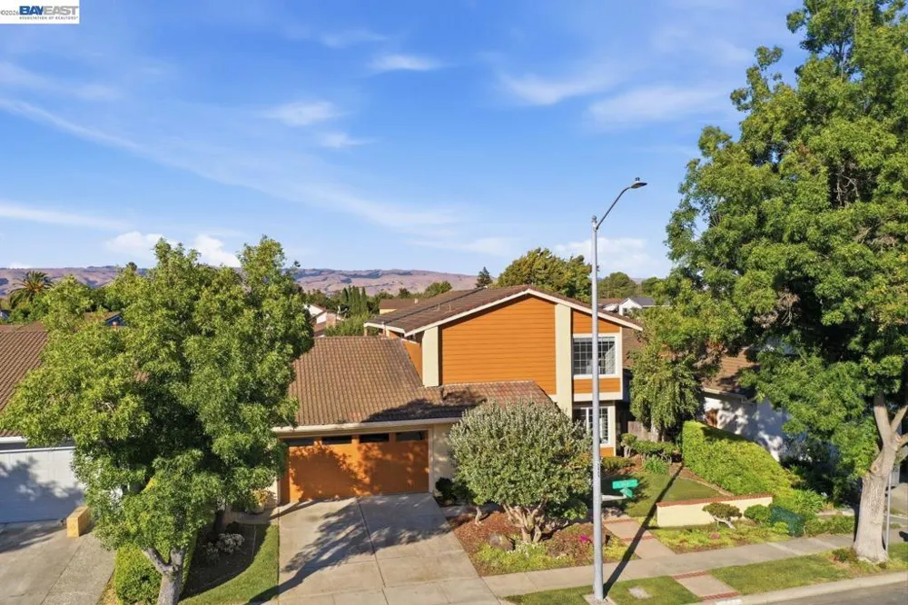 33455 Caliban Dr Fremont, CA 94555