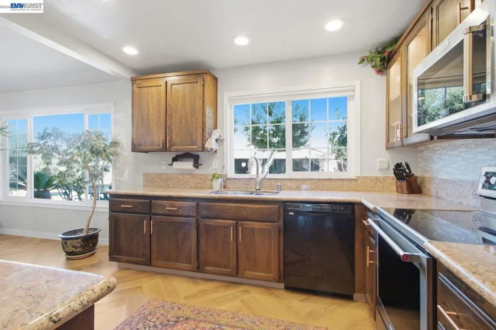 33455 Caliban Dr Fremont, CA 94555