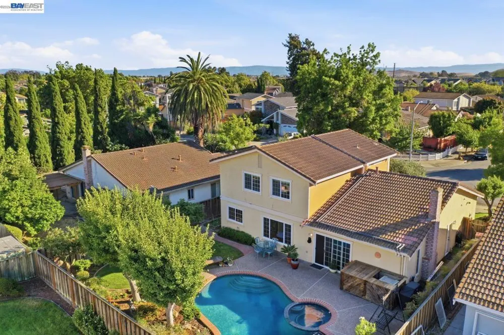 33455 Caliban Dr Fremont, CA 94555