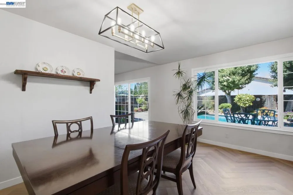 33455 Caliban Dr Fremont, CA 94555