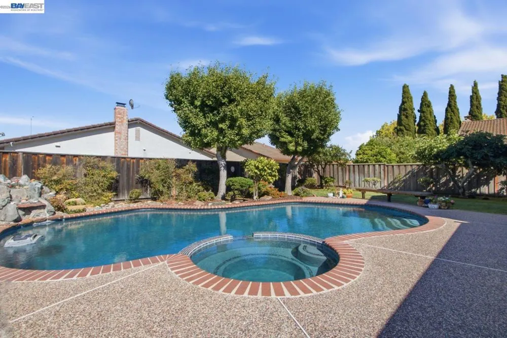 33455 Caliban Dr Fremont, CA 94555