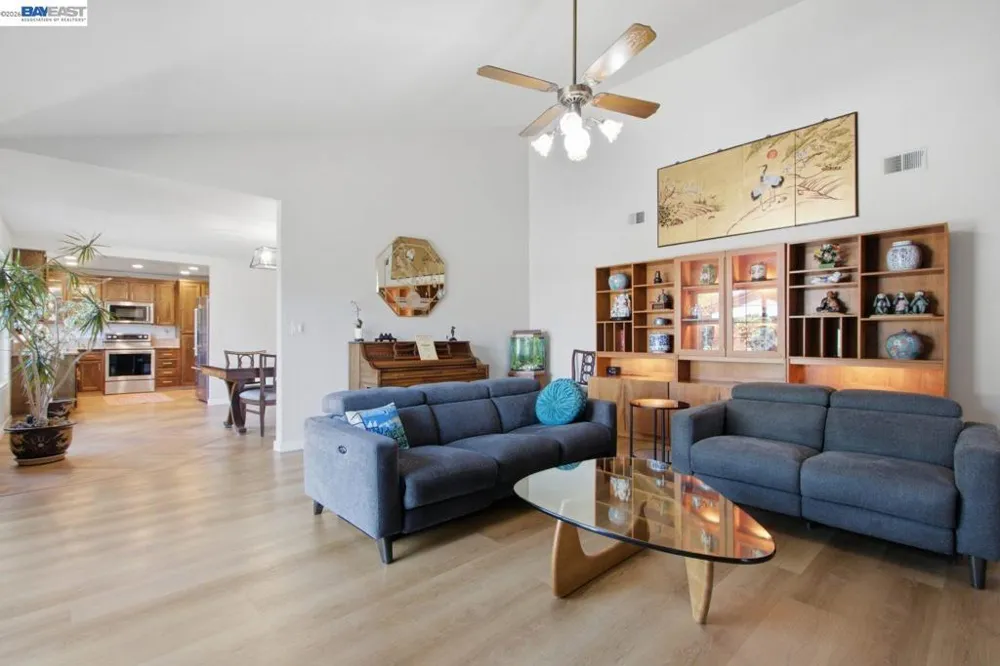 33455 Caliban Dr Fremont, CA 94555
