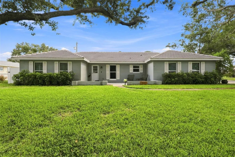 1511 S HILLCREST AVENUE Clearwater, FL 33756