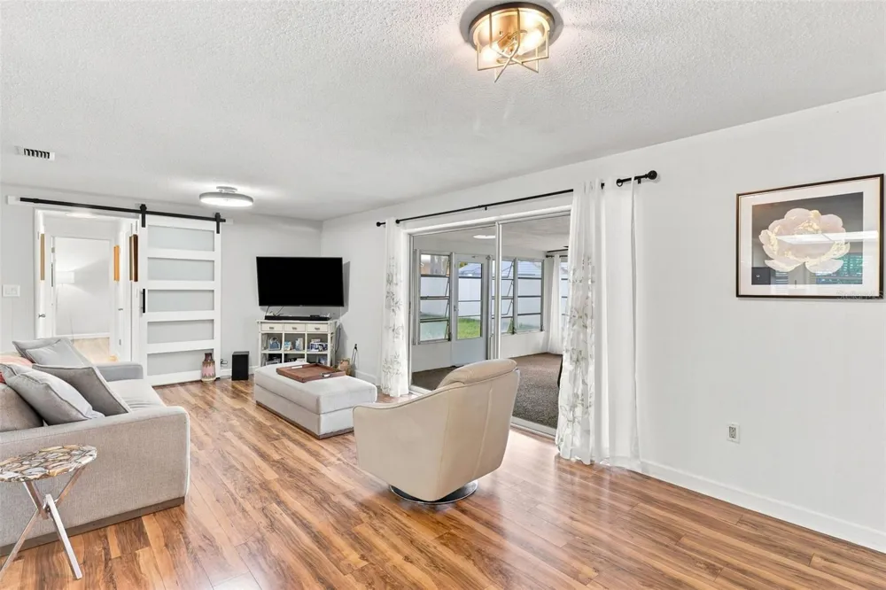 1511 S HILLCREST AVENUE Clearwater, FL 33756