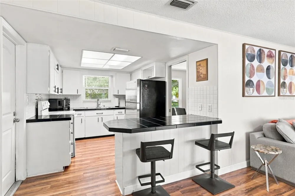 1511 S HILLCREST AVENUE Clearwater, FL 33756