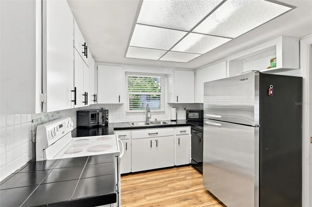 1511 S HILLCREST AVENUE Clearwater, FL 33756